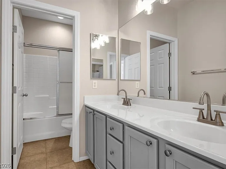 7658 Engleberg Ave — Photo 22