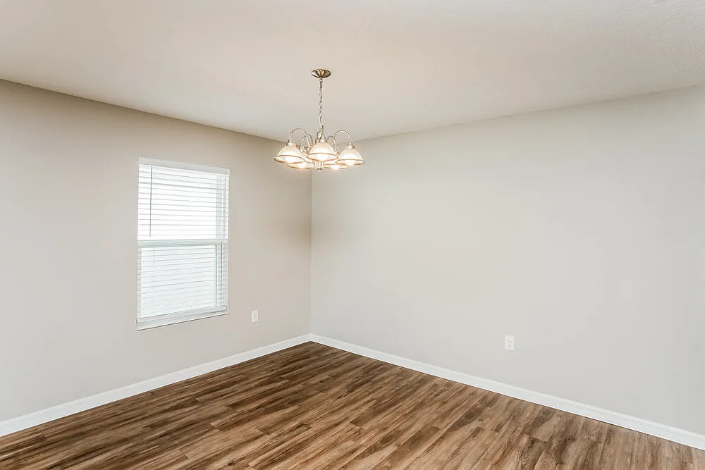 4 bed, 2.0 bath, 1983 sqft, $2,415 — Photo 4