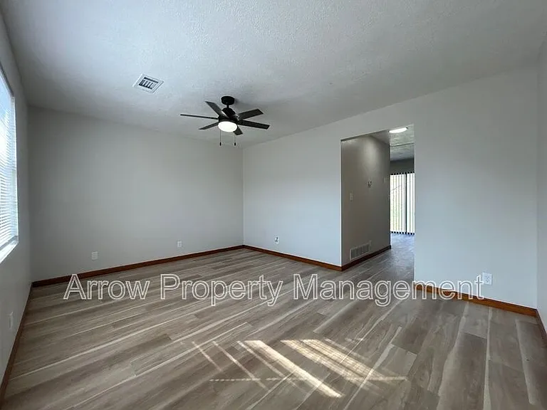 1306 S Jackson St — Photo 2