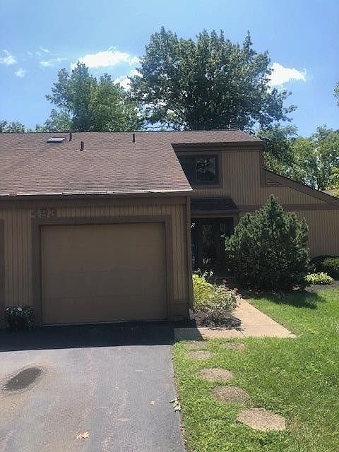 1st image of 493 Clubhouse Dr