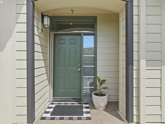 2nd image of 905 N Harbour Dr Unit 8