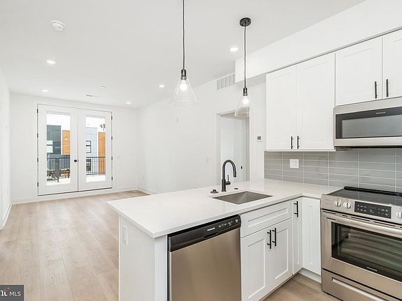 5th image of 2002 Frankford Ave #201