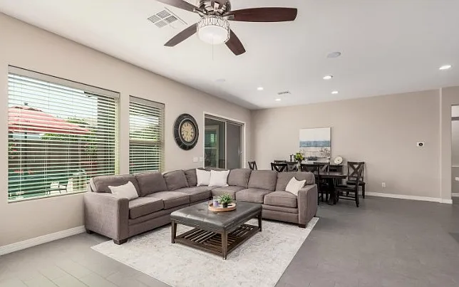 3269 E Ironside Ln — Photo 23