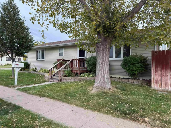 2120 W 3RD STREET, North Platte, NE 69101