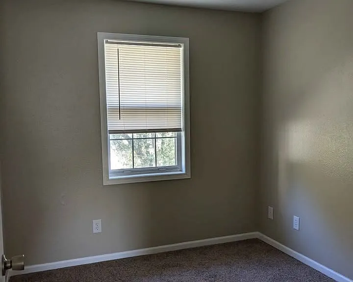 624 Lakeview Dr #C — Photo 10