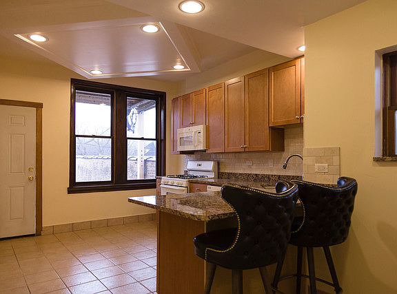 3rd image of 4406 N Milwaukee Ave #2