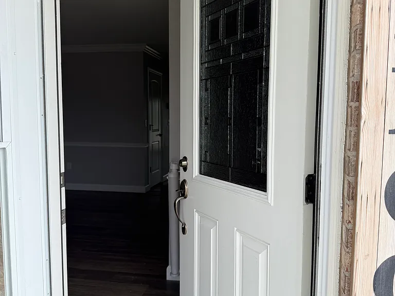 621 Monarch Dr — Photo 2