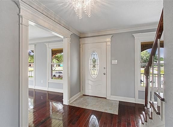 3rd image of 327 Wright Ave
