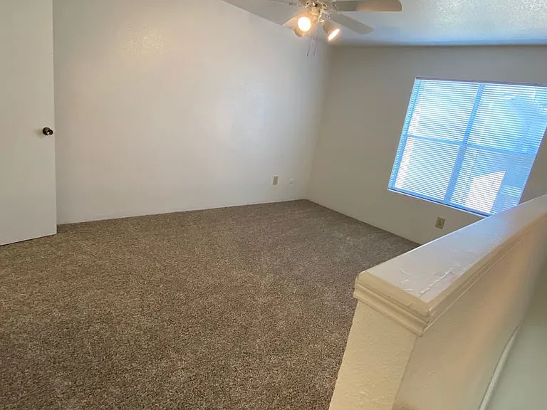 Emerald Cove Apartments — Photo 108
