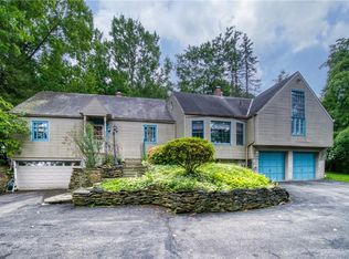 578 Sangree Rd, Pittsburgh, PA 15237