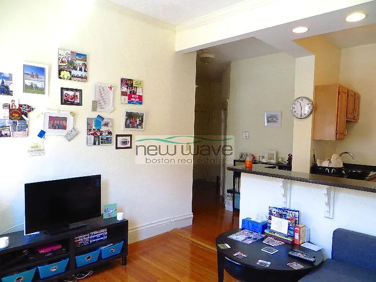 32 Queensberry St #14 — Photo 2