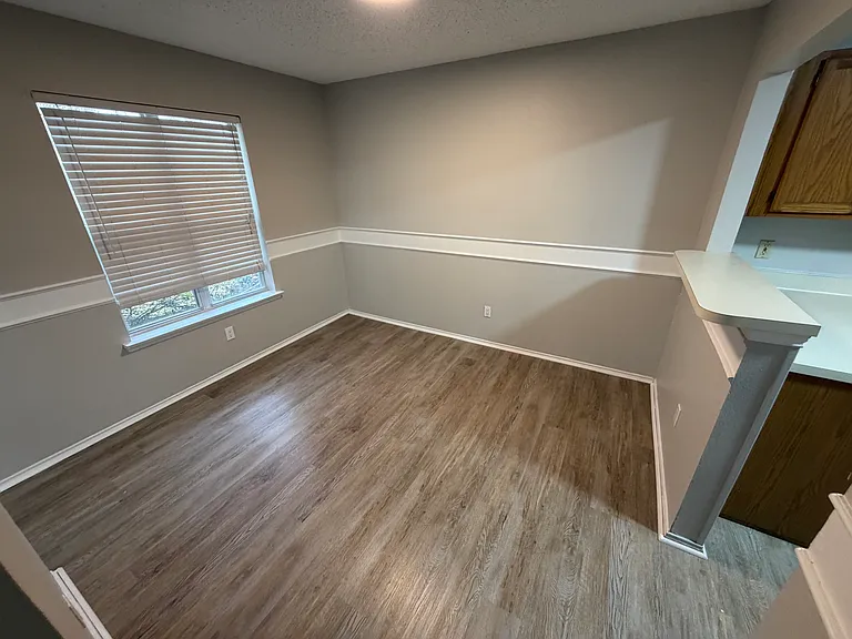 1519 Windmill Ln — Photo 6