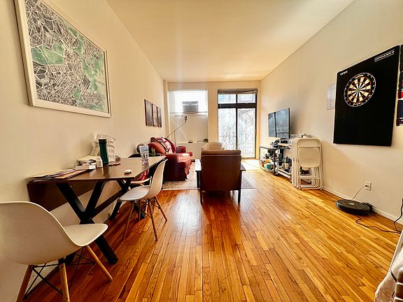 3rd image of 325 E 64th St APT 415