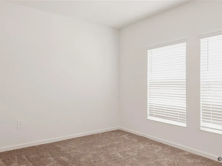 1490 Brentwood Dr — Photo 11