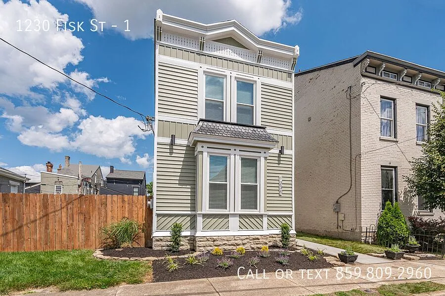 Building Photo - 1230 Fisk St #1