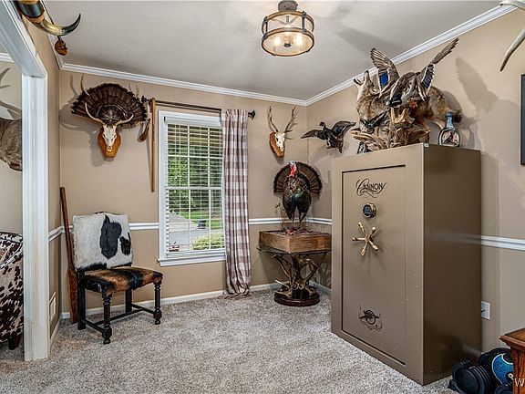 5th image of 5511 Golden Pond Ave