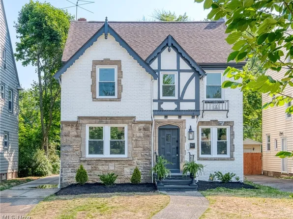 2211 Jackson Blvd, Cleveland Heights, OH 44118
