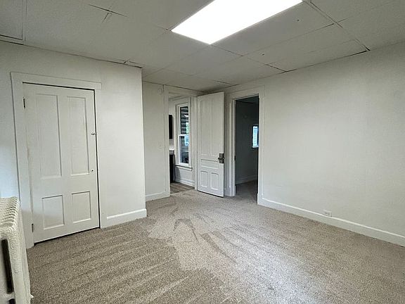 4th image of 240 E Bowman St