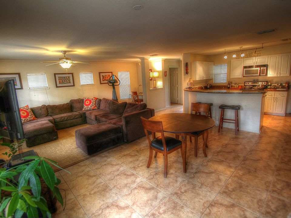 2nd image of 360 Duncan Loop W APT 104