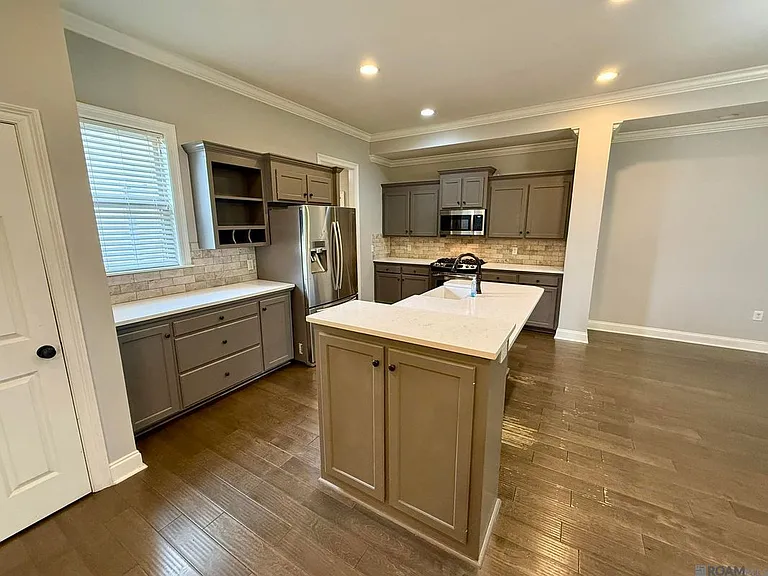 10408 Springtree Ave — Photo 6