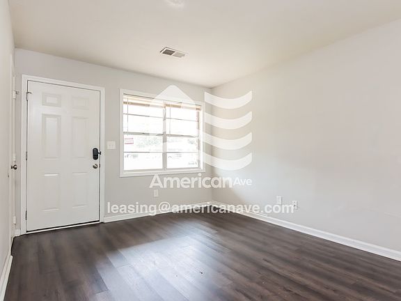 756152_004_living_room_14015878.jpg