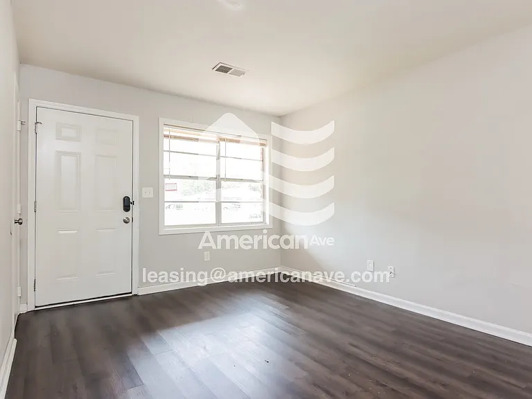 756152_004_living_room_14015878.jpg