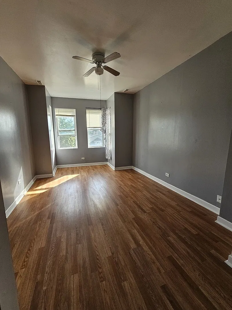 3 bed, 1050 sqft, $1,600 — Photo 3