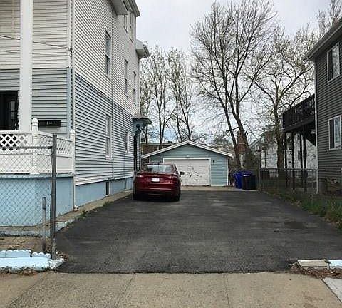 3rd image of 172 Japonica St
