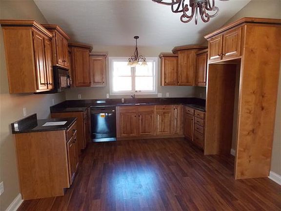 4th image of 2101 Leslee Way
