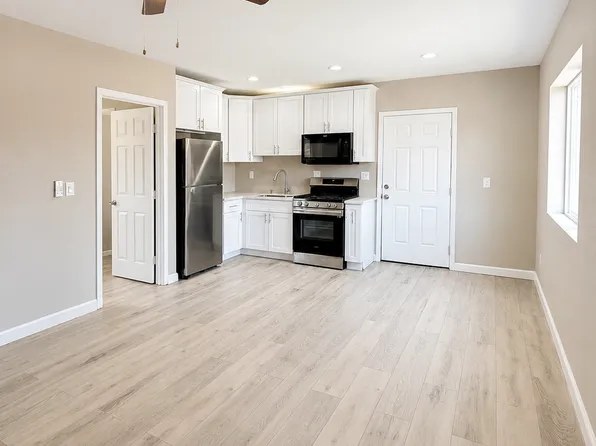 43356 18th St W #2, Lancaster, CA 93534