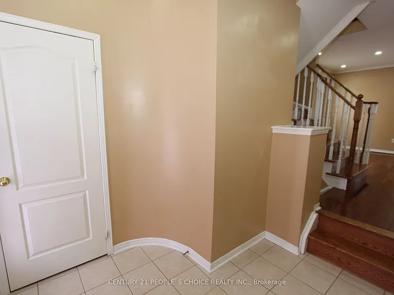 14 Thornbush Blvd — Photo 36
