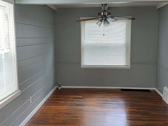 3rd image of 19608 Shakerwood Rd