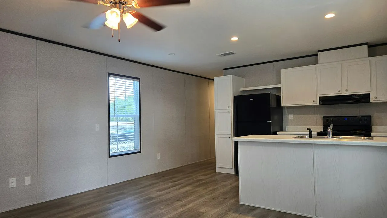 3 bed, 2.0 bath, $1,485 — Photo 2