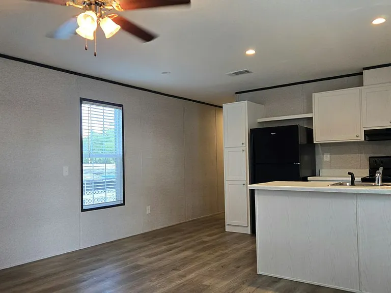 4401 Hitzing Ave #84 — Photo 2