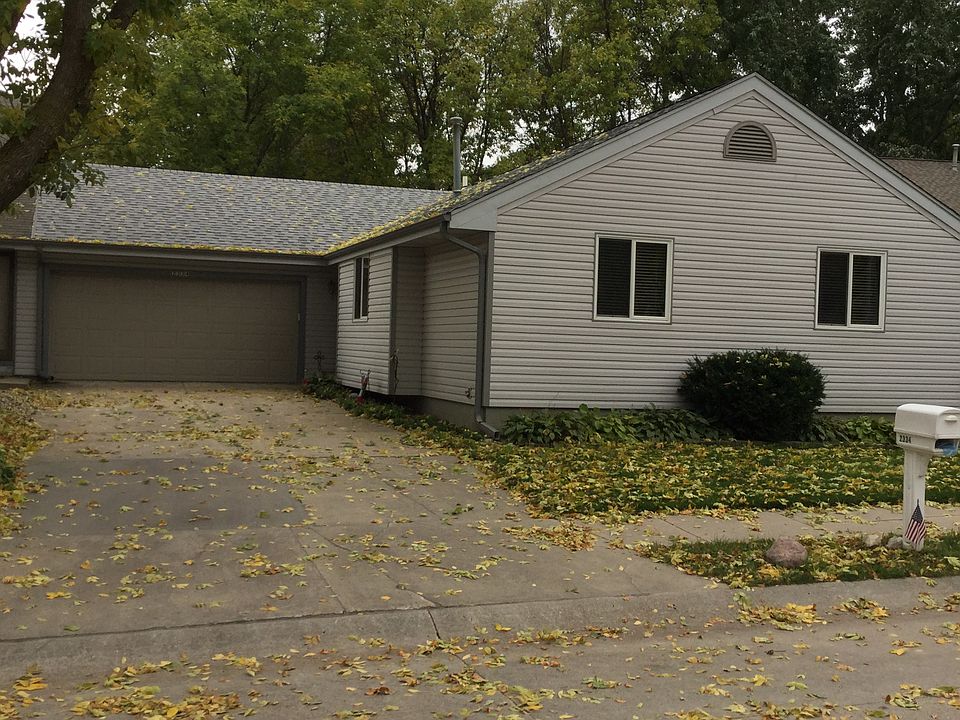 2nd image of 2334 N 120th Avenue Cir