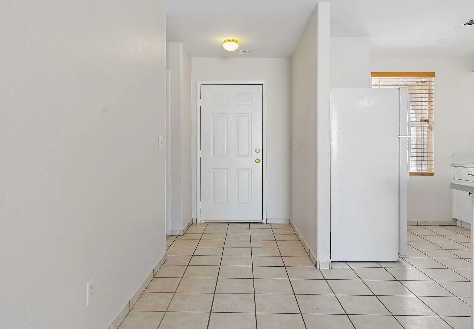 3 bed, 2.0 bath, 1125 sqft, $1,900 — Photo 4