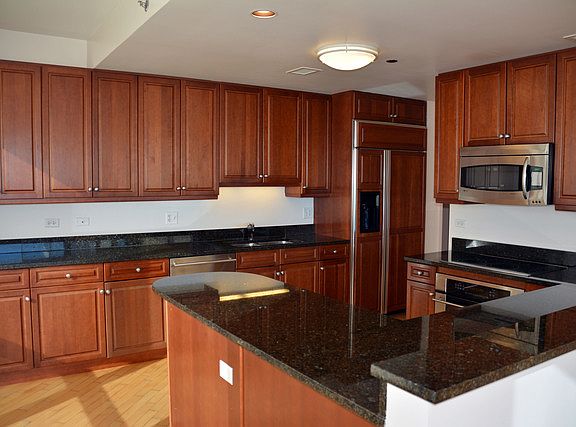 4th image of 130 N Garland Ct APT 4005
