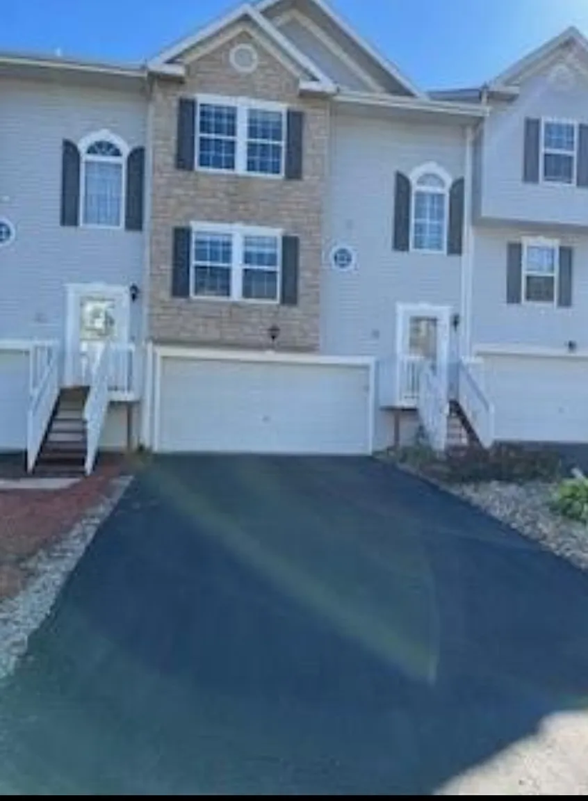517 Ten Point Ln photo 1