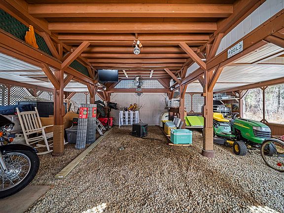 5th image of 647 Cross Country Road