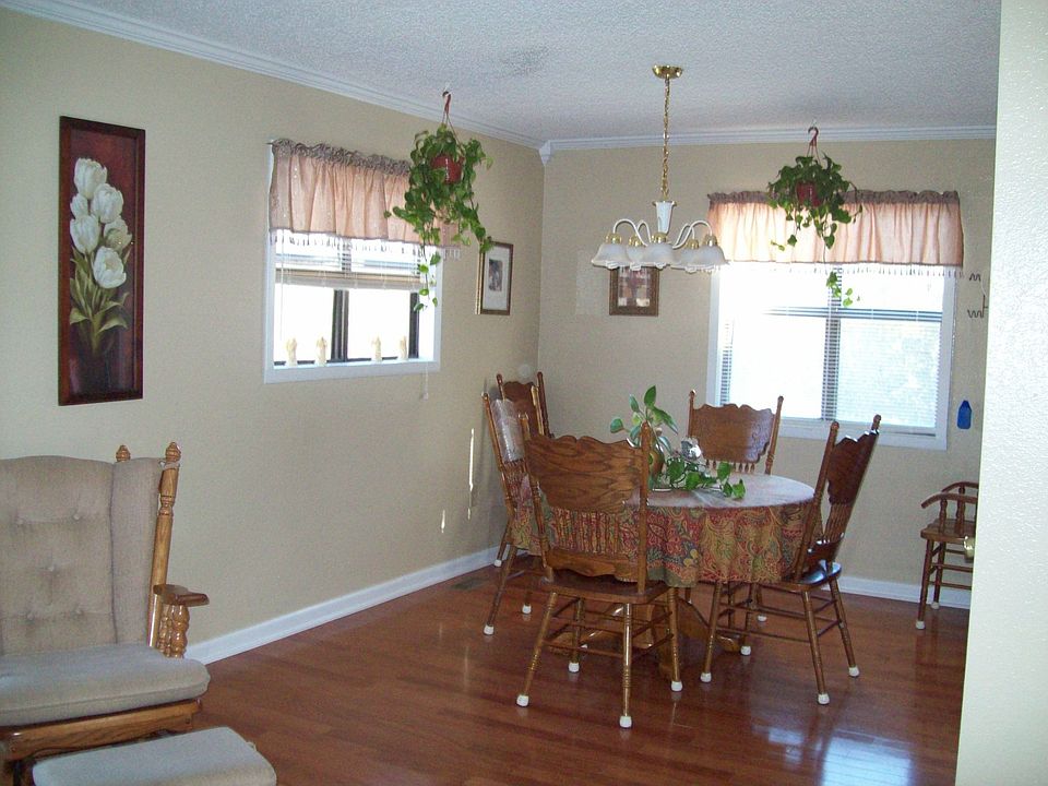 2nd image of 1800 Arrowhead Dr