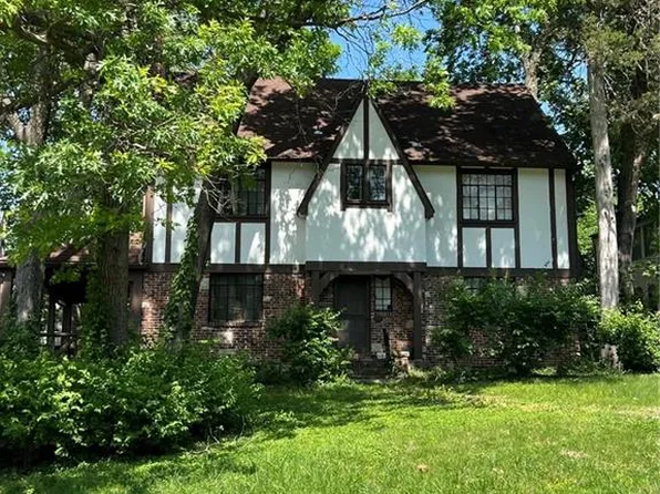 5412 Locust St, Kansas City, MO 64110