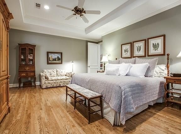 4th image of 3661 Asbury St
