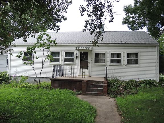 2nd image of 34 Hillcrest Ave