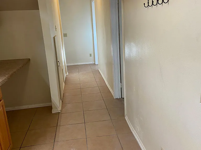 Hilltop Dr — Photo 12
