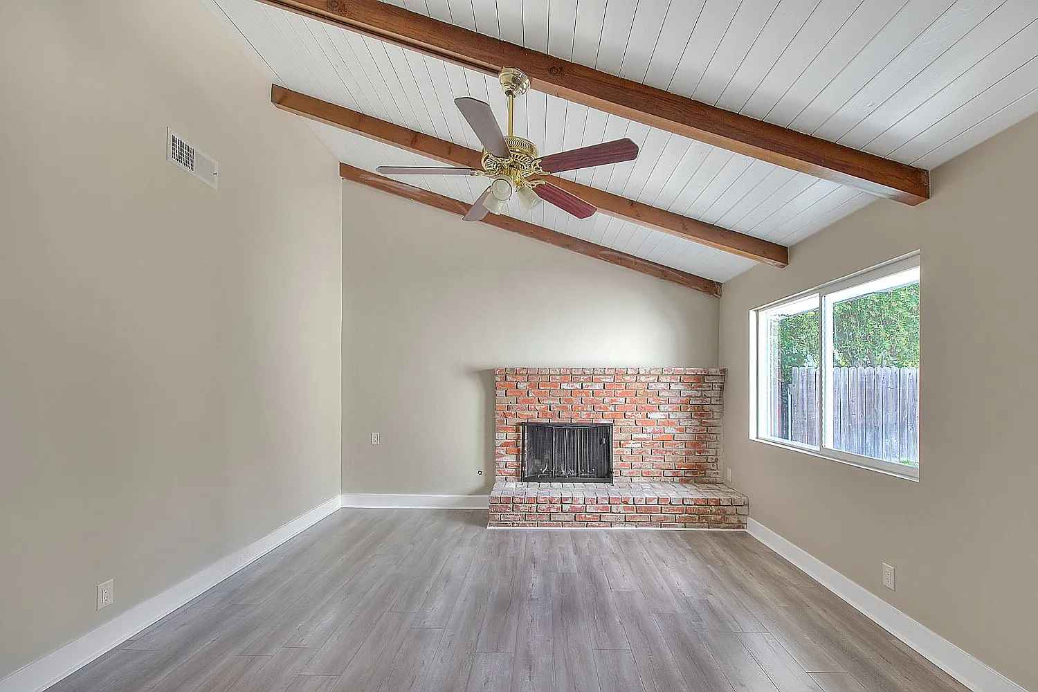 4 bed, 2154 sqft, $3,800 — Photo 2