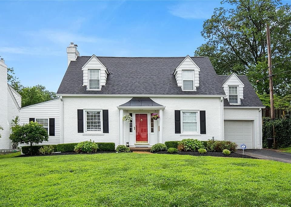 1st image of 1 Stratford Ln