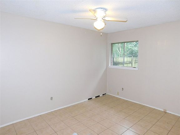 5th image of 9900 Randall Dr #A