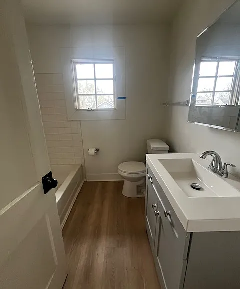 1821 W Grand Ave — Photo 8