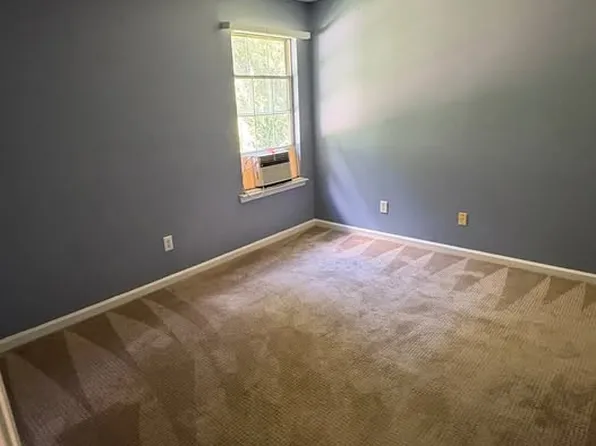 5292 Windfield Glen Ct NW, Lilburn, GA 30047