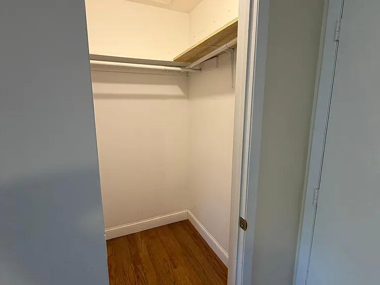 557B Plainview Rd — Photo 10